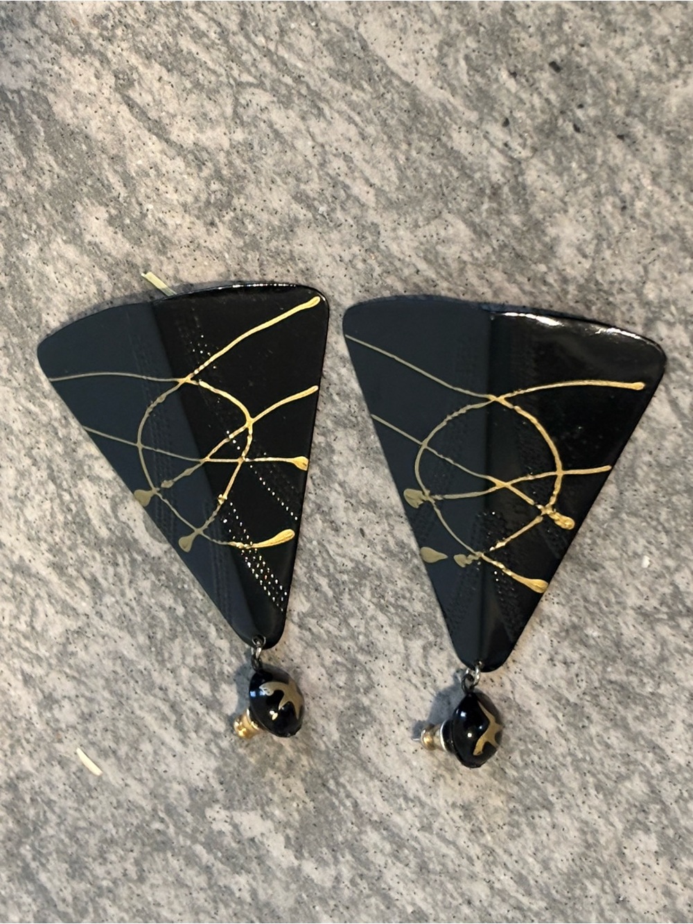 Vintage 1980s Metal Black Gold Geometric Domed Triangle Pyramid Drop Earrings